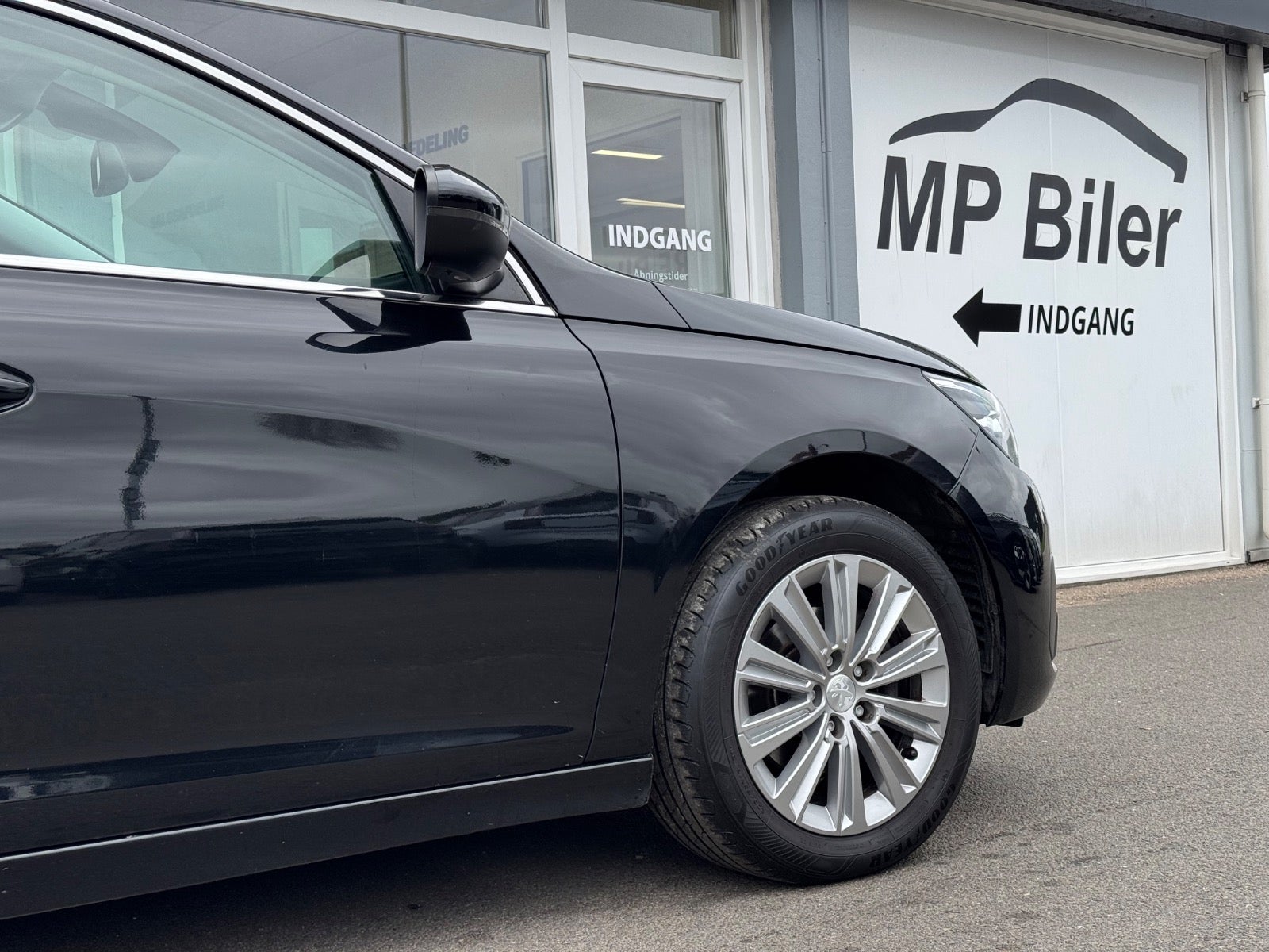 Billede af Peugeot 308 1,6 BlueHDi 120 Allure Sky