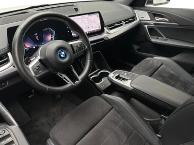 BMW iX1 eDrive20 M-Sport billede 2