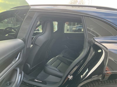 Porsche Taycan Turbo S Performance+ Cross Turismo