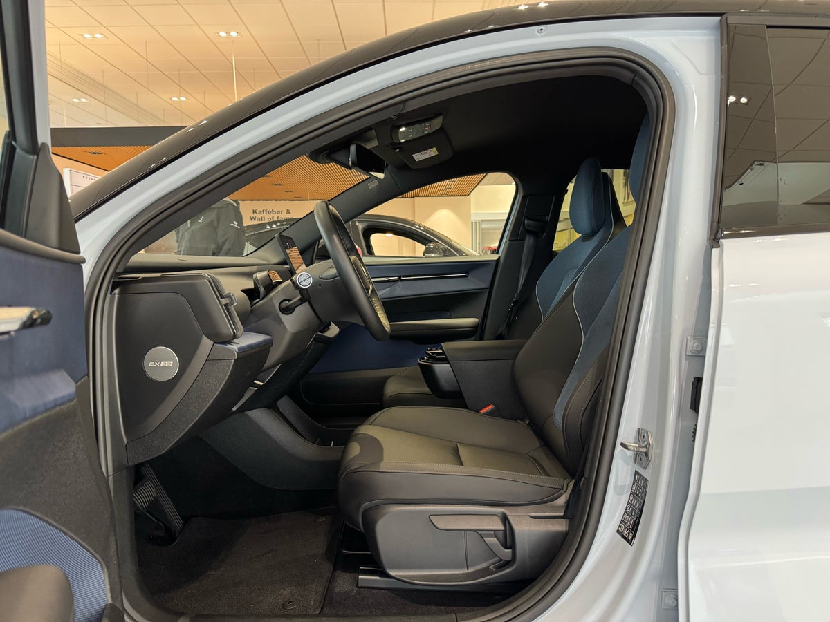 Volvo EX30 Extended Range Plus billede 6