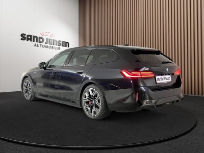 BMW i5 eDrive40 Touring Fully Charged M-Sport