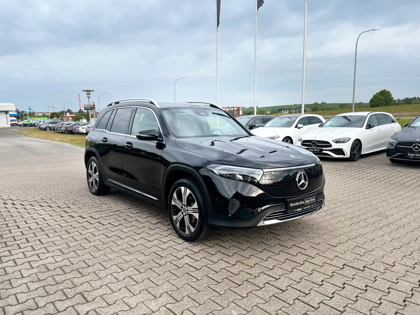 Mercedes EQB300 Progressive Advance Plus 4Matic