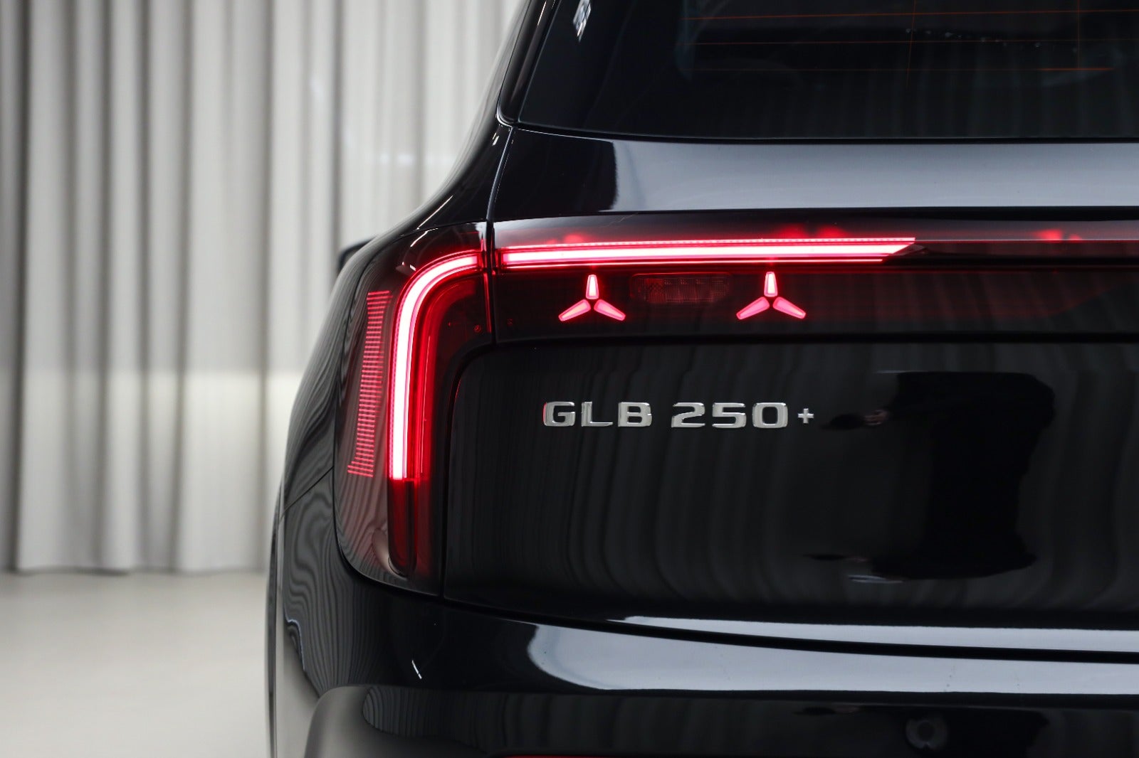Mercedes-Benz GLB 250+