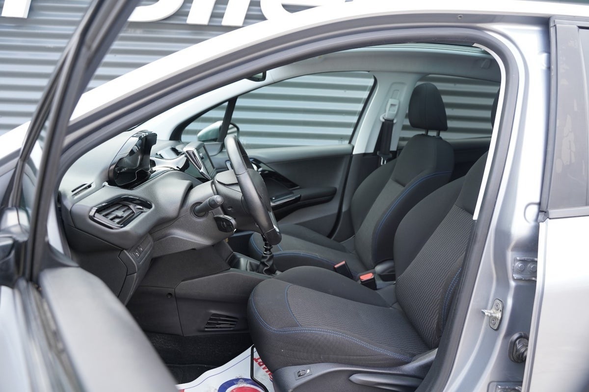 Billede af Peugeot 208 1,5 BlueHDi 100 Signature Sky