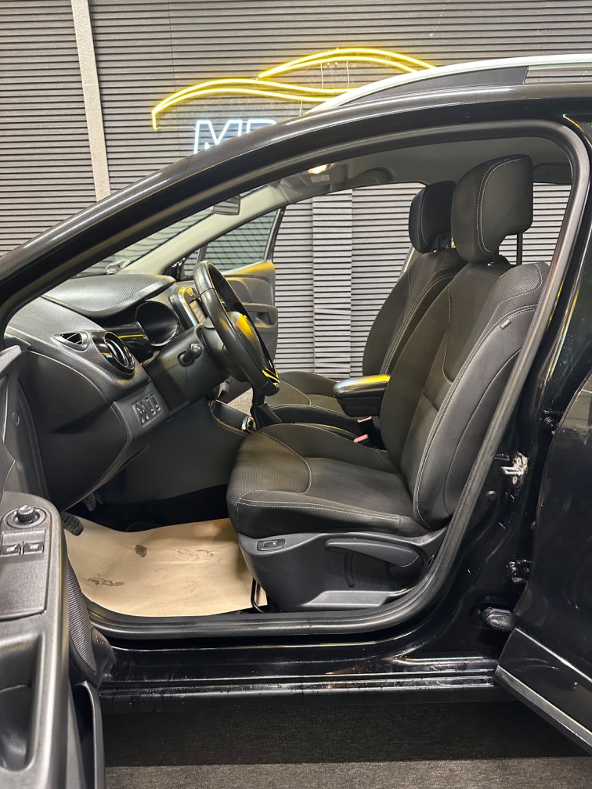 Billede af Renault Clio IV 0,9 TCe 90 Dynamique Sport Tourer