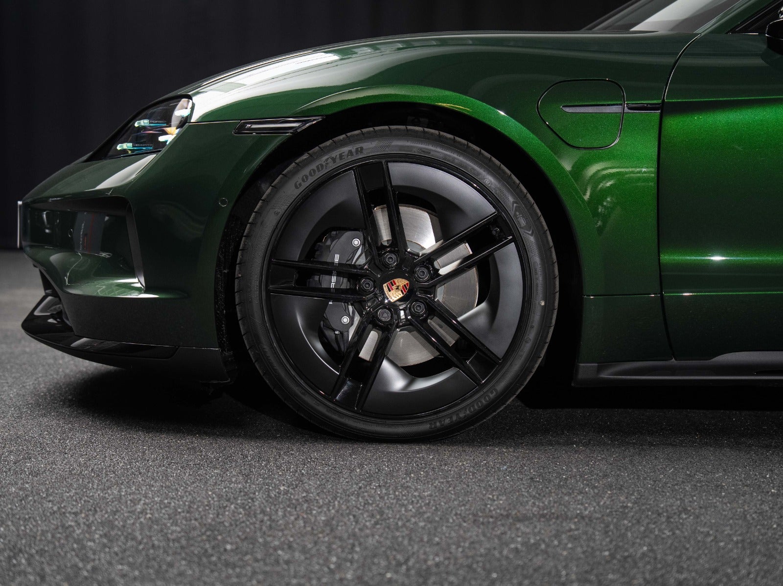 Gallery image 6 of 18