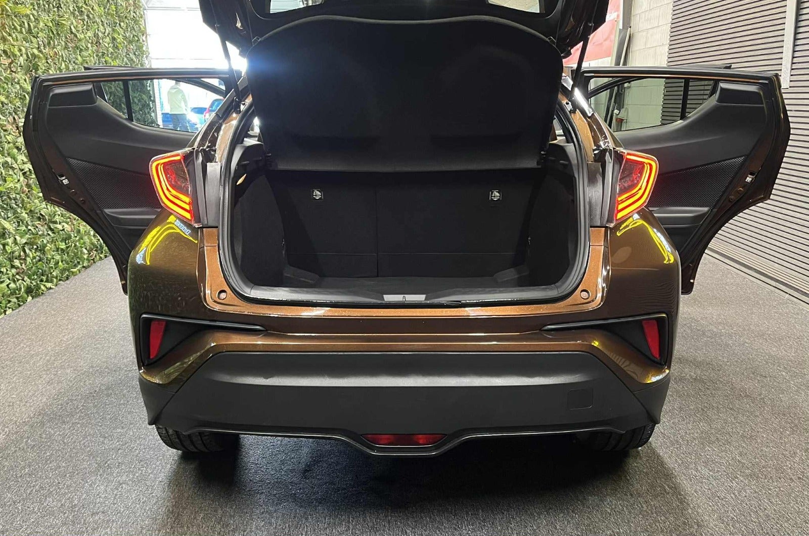 Billede af Toyota C-HR 1,8 Hybrid C-ENTER CVT