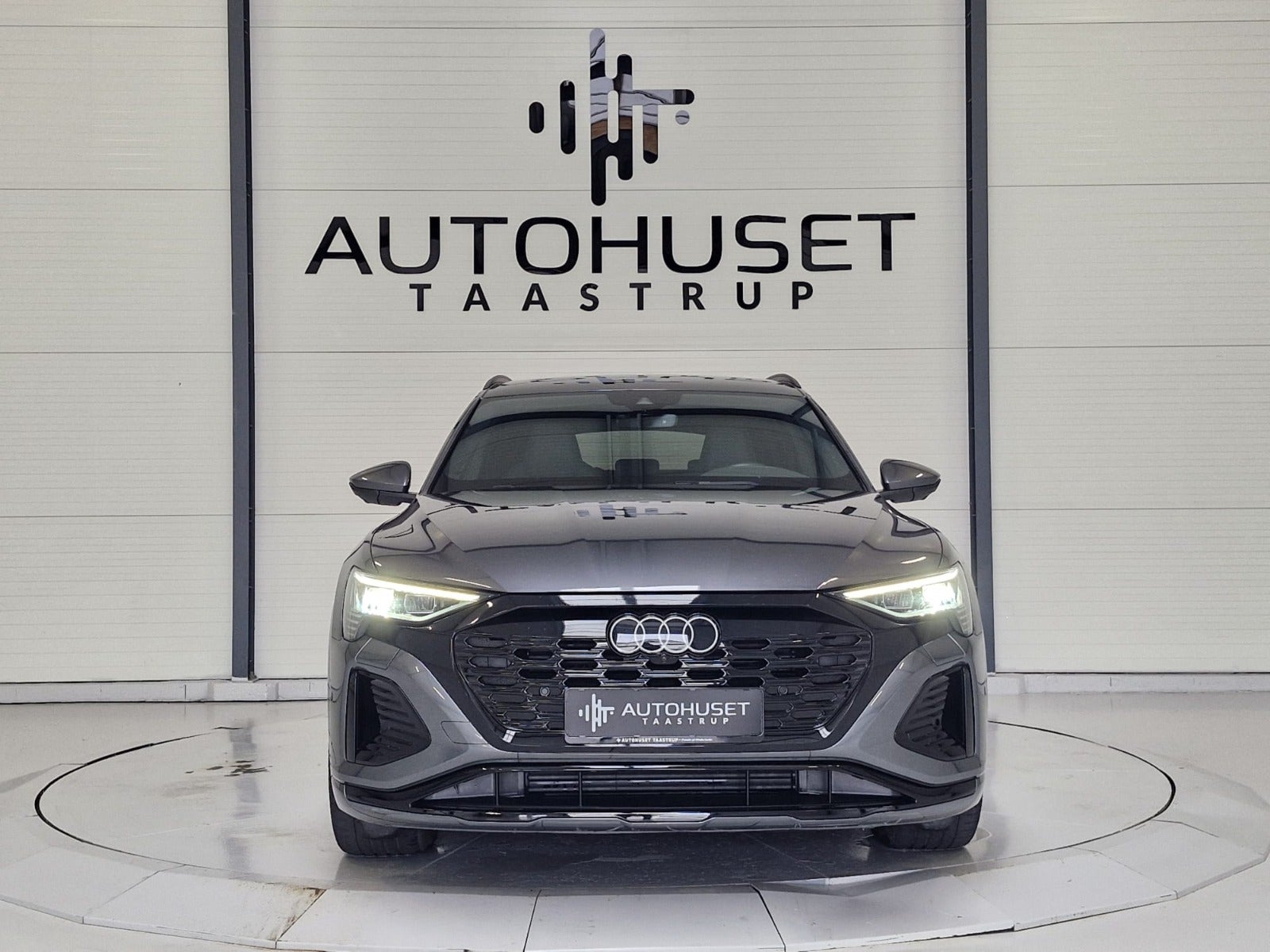 Billede af Audi Q8 e-tron 50 S-line quattro