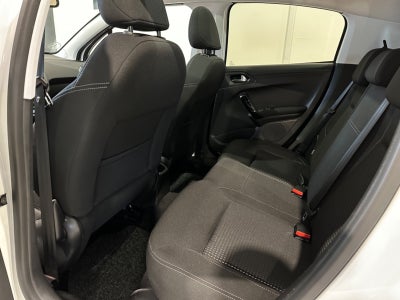 Peugeot 208 PureTech 82 Allure Sky
