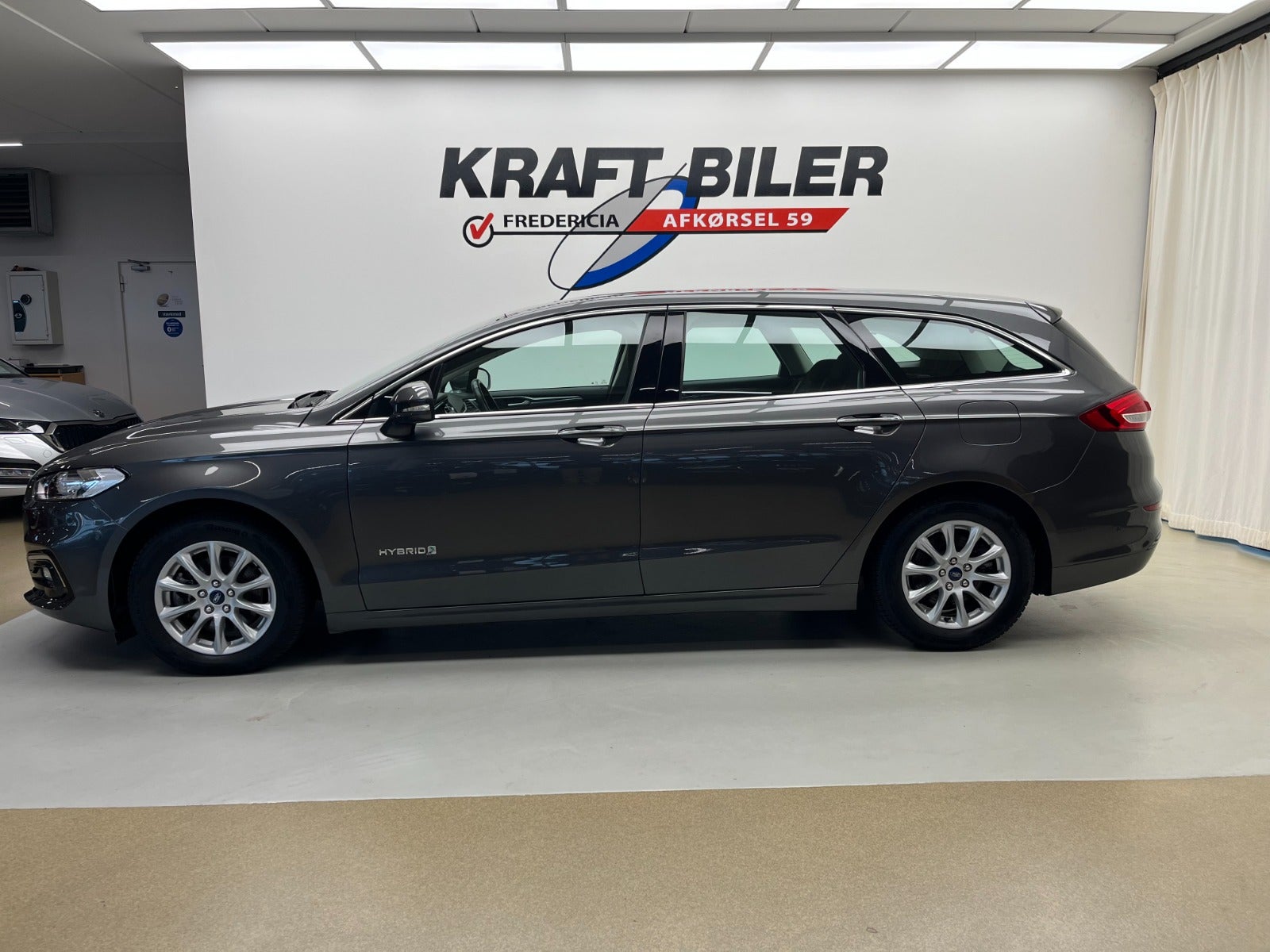 Billede af Ford Mondeo 2,0 HEV Titanium stc. CVT