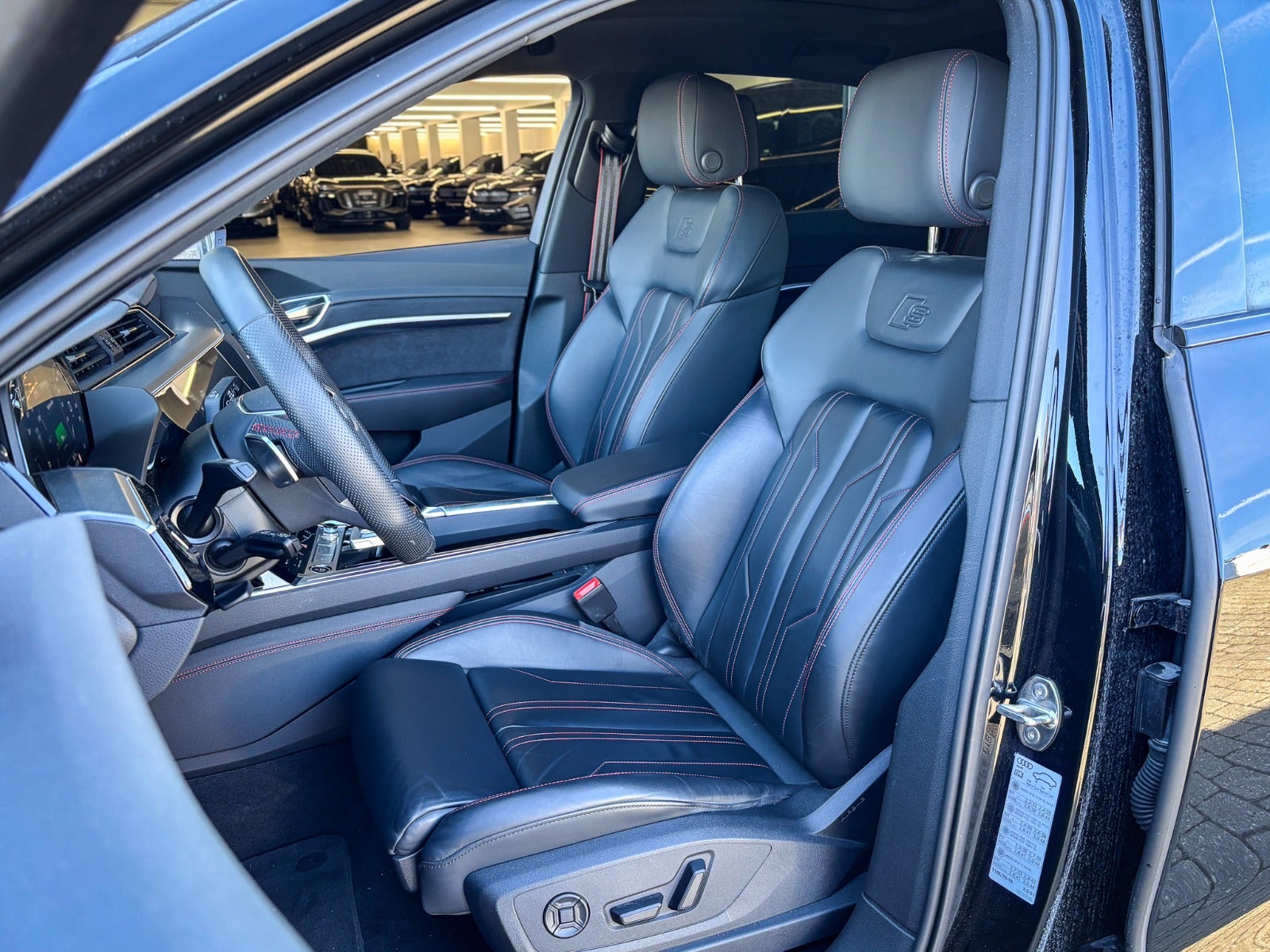 Billede af Audi Q8 e-tron 55 S-line Sportback quattro