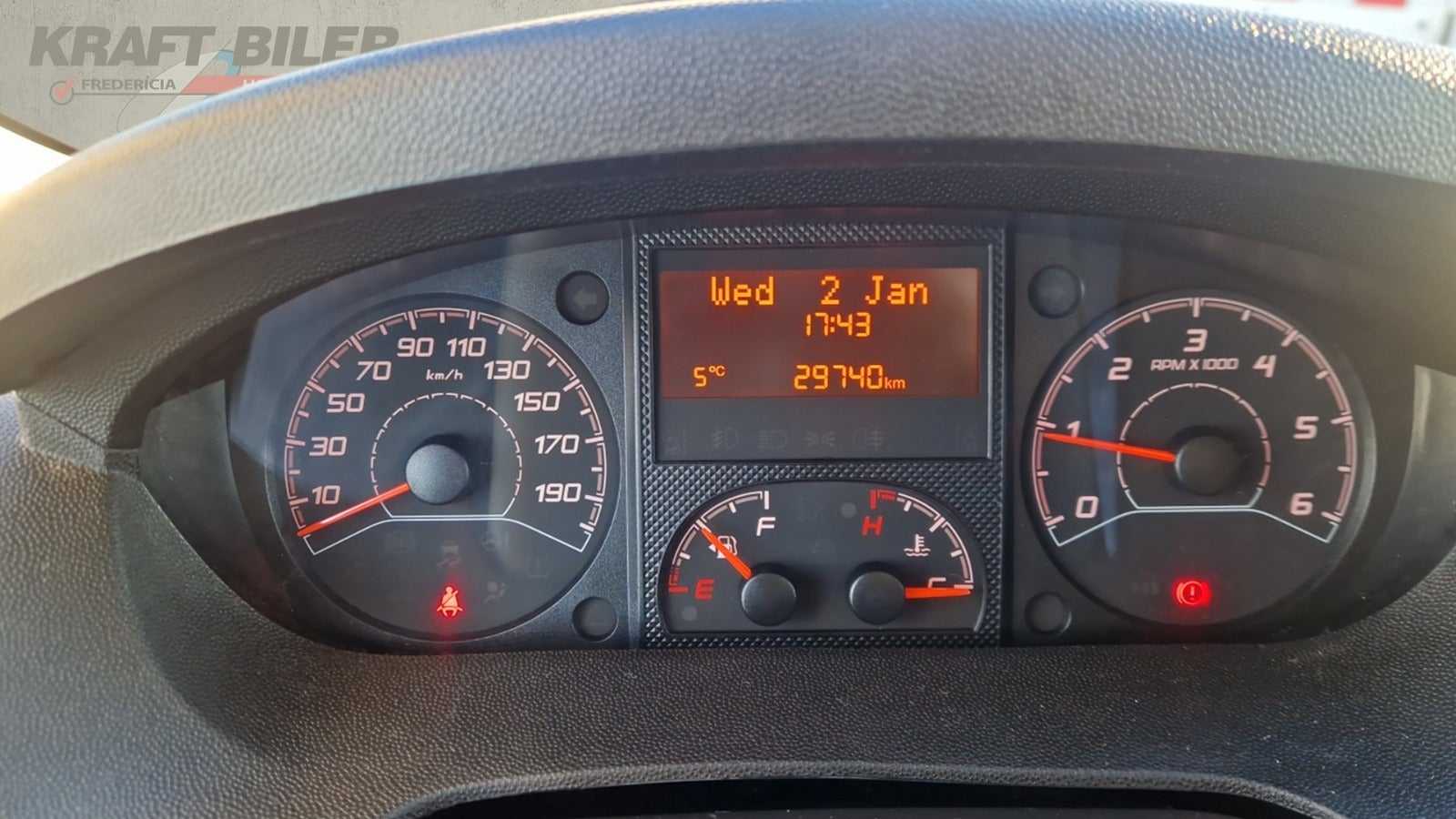 Billede af Citroën Jumper 33 2,2 BlueHDi 140 L2H2 FlexLine