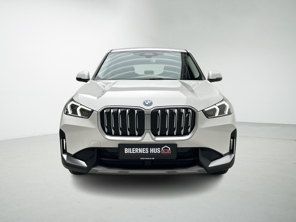 BMW iX1 xDrive30 billede 6