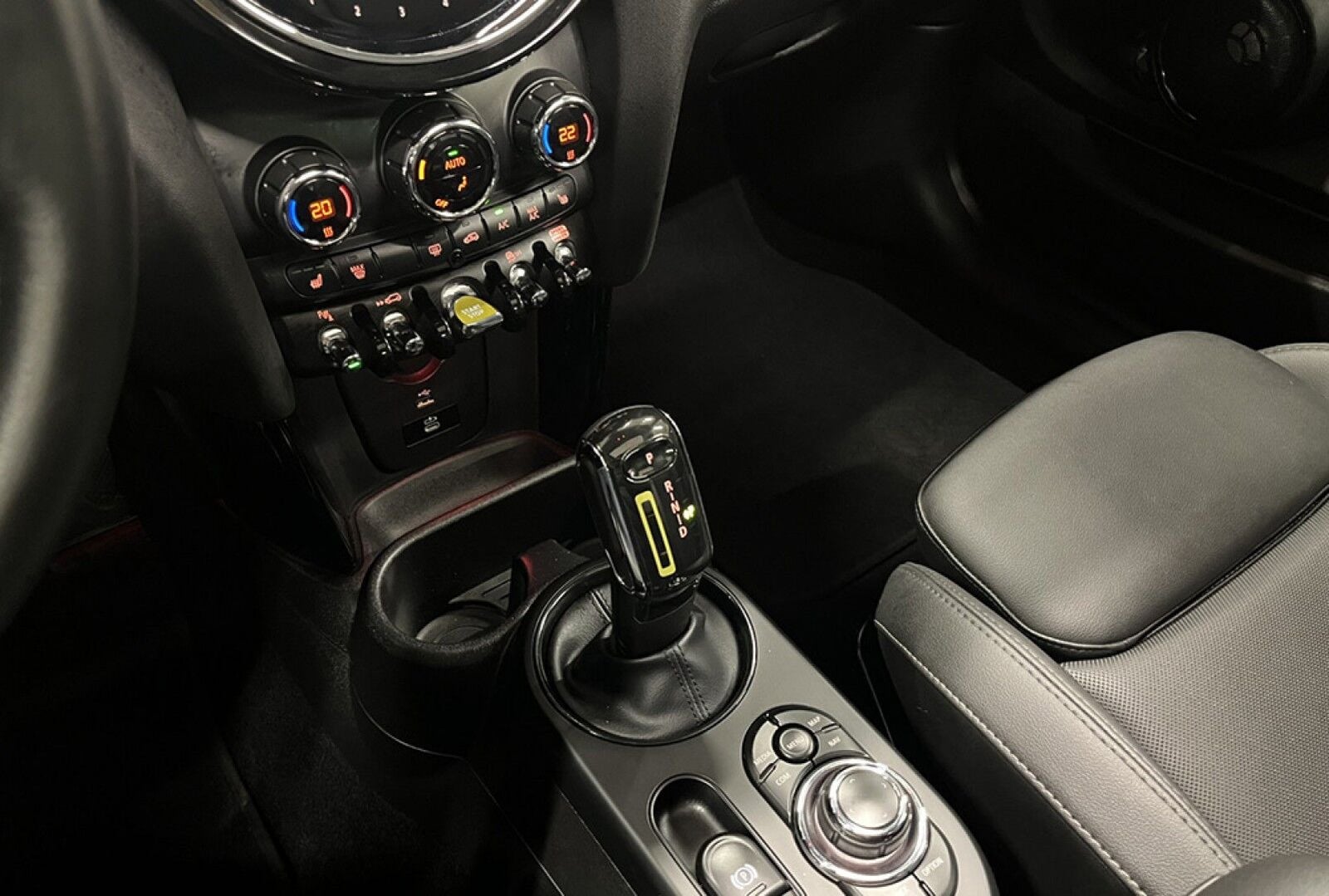 MINI Cooper SE Classic Trim