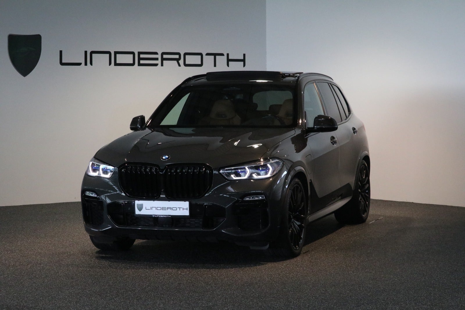 BMW X5 3,0 xDrive45e M-Sport aut. Van 5d - 1