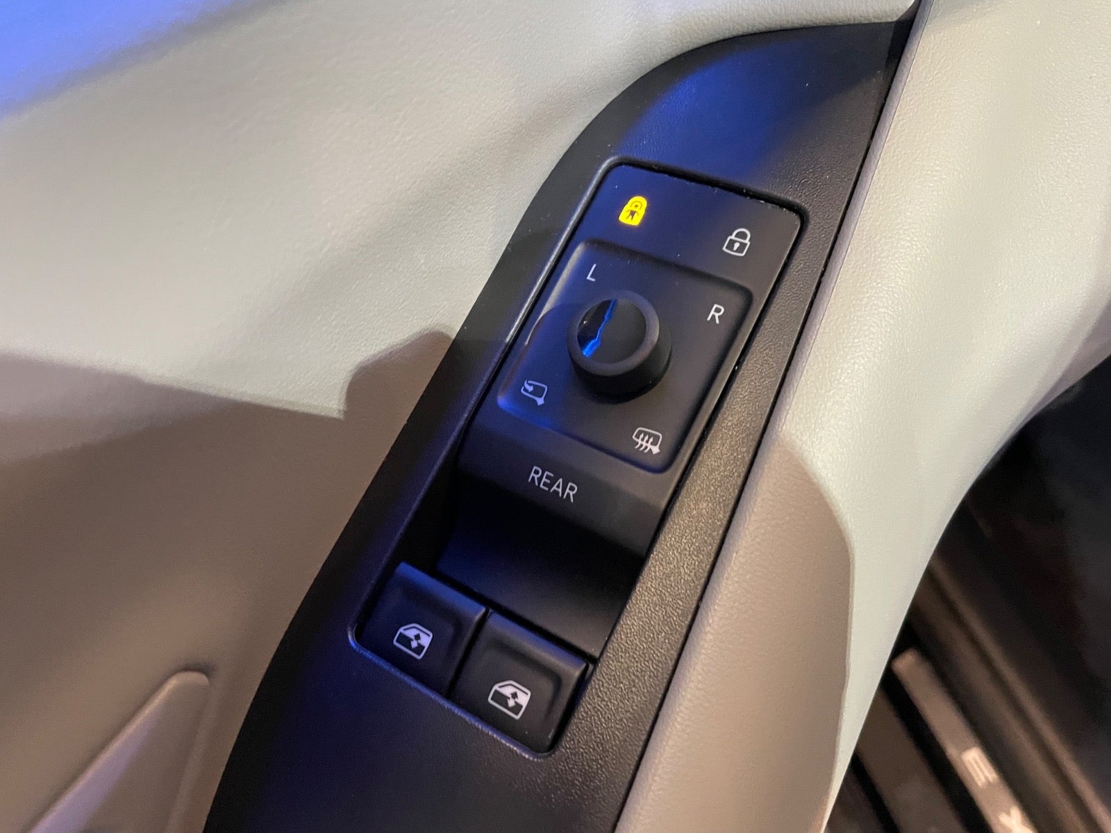 Ford Explorer Premium Extended Range AWD