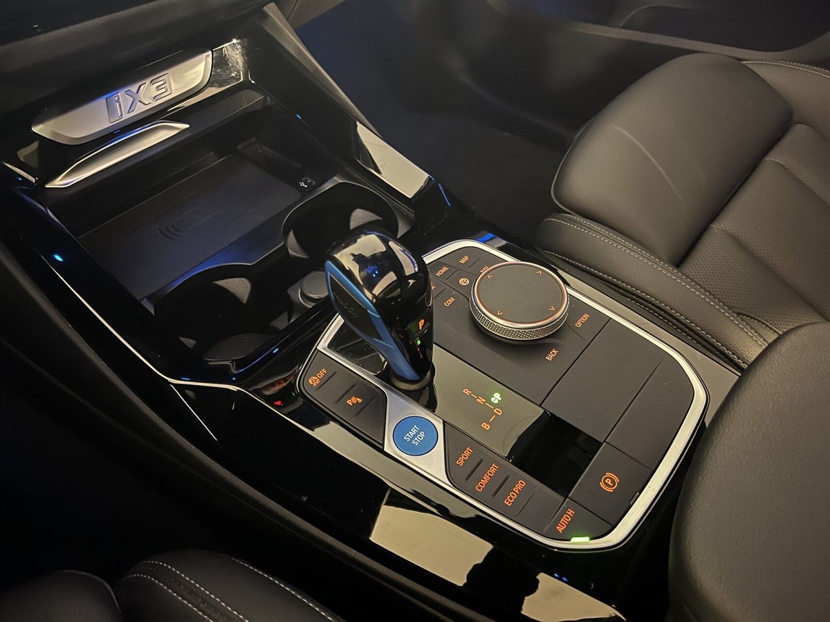BMW iX3 Charged M-Sport billede 5