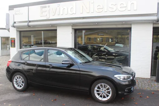 BMW 120i Connected aut.