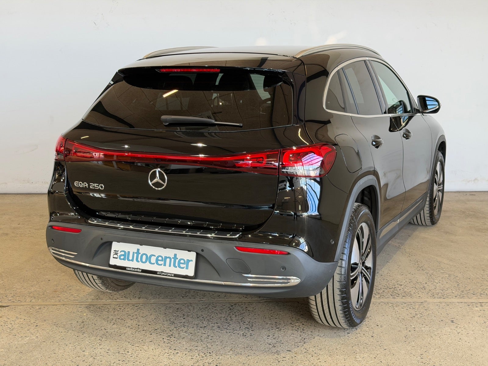 Mercedes EQA250 Electric Art