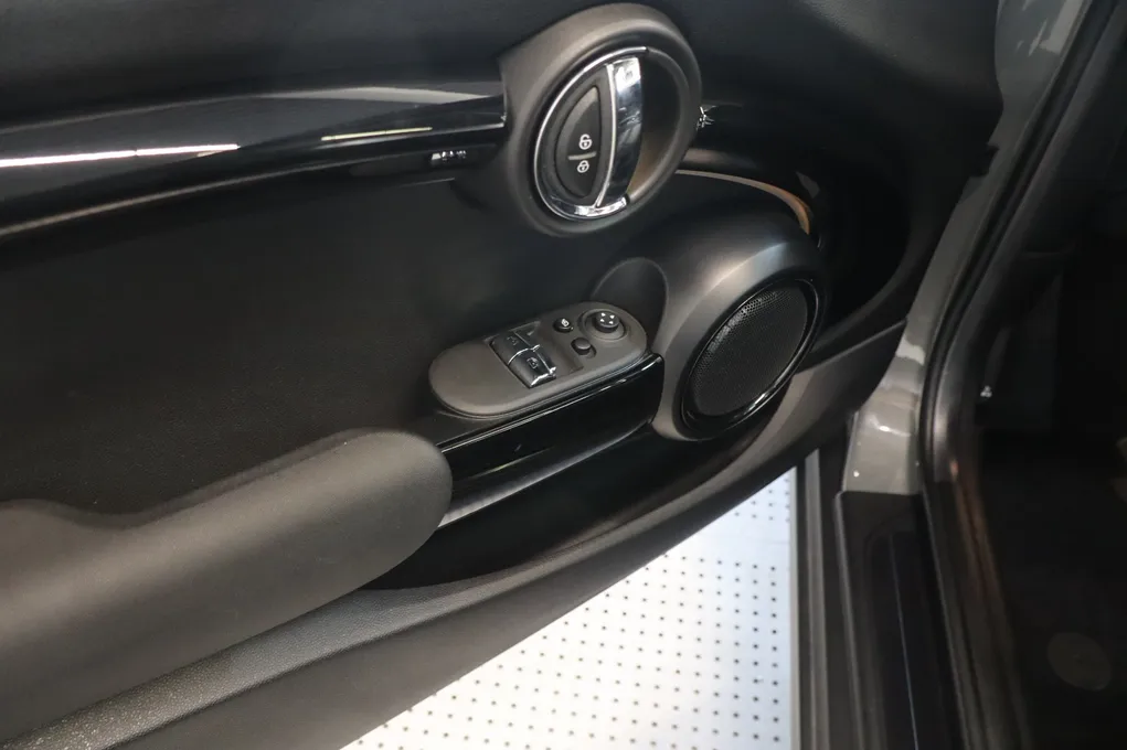 MINI Cooper SE Camden Edition