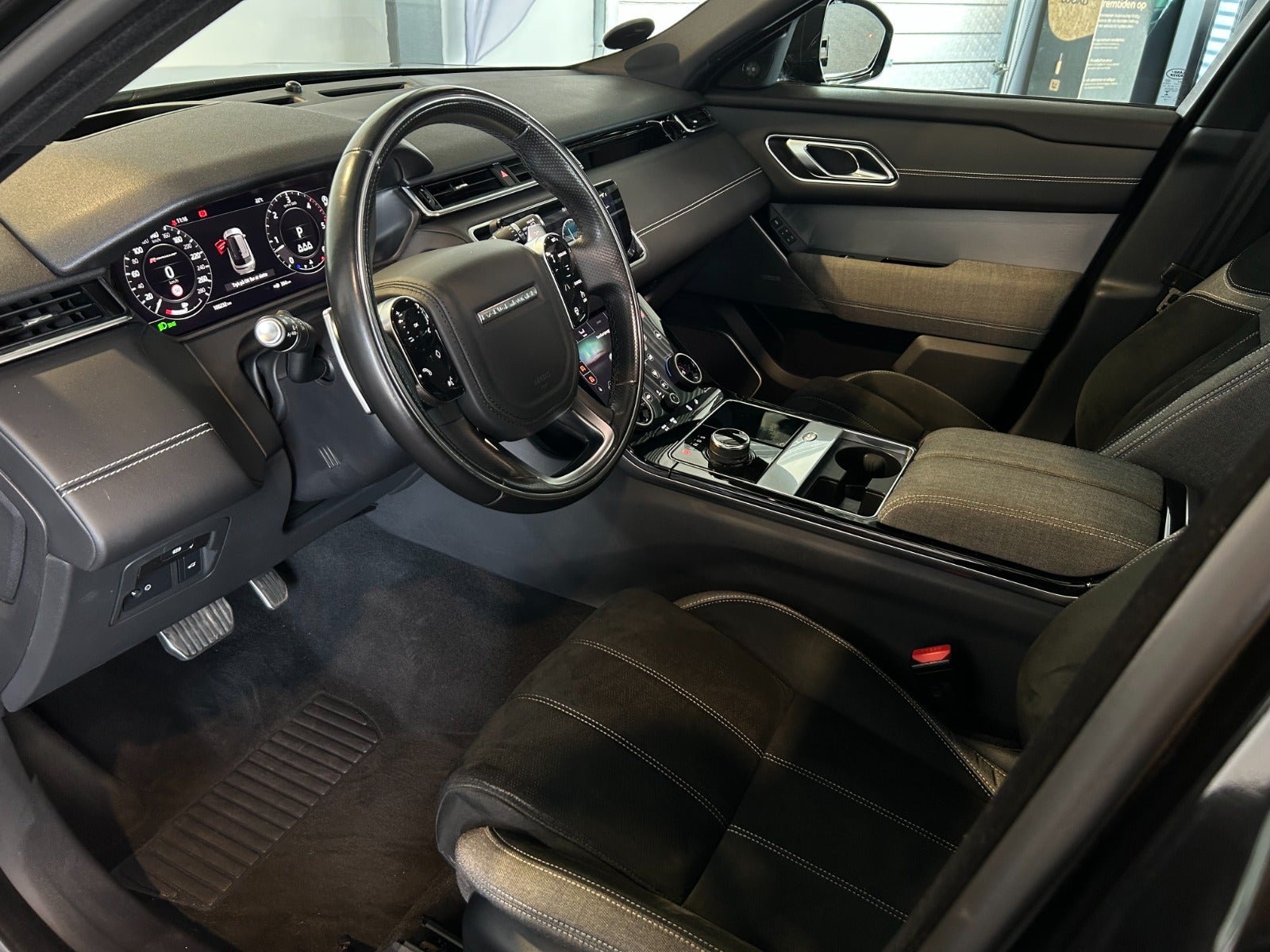 Land Rover Range Rover Velar 3,0 D300 R-Dynamic aut. Van 5d - 7