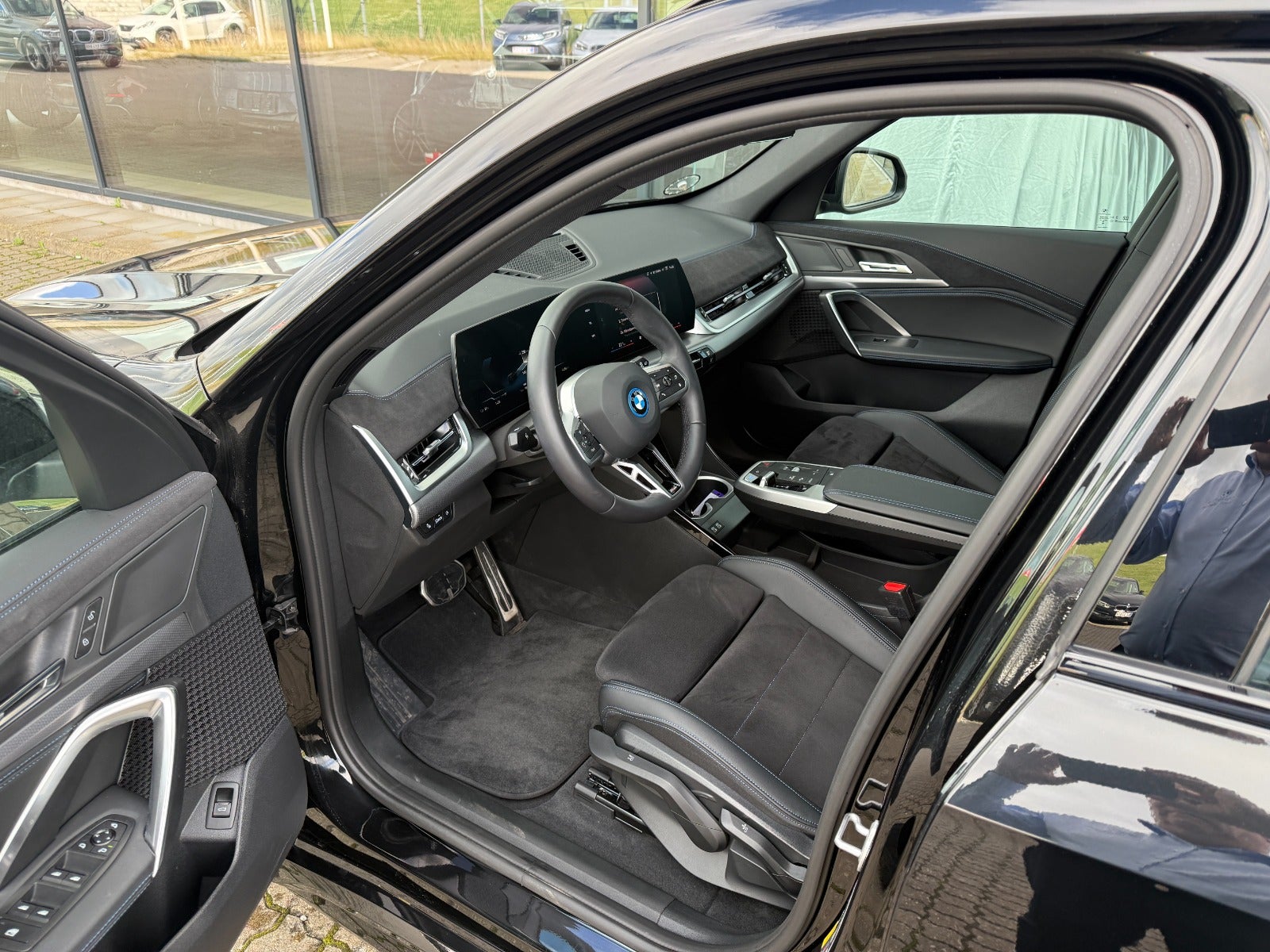 BMW iX1 eDrive20 M-Sport Premium 5d - 6