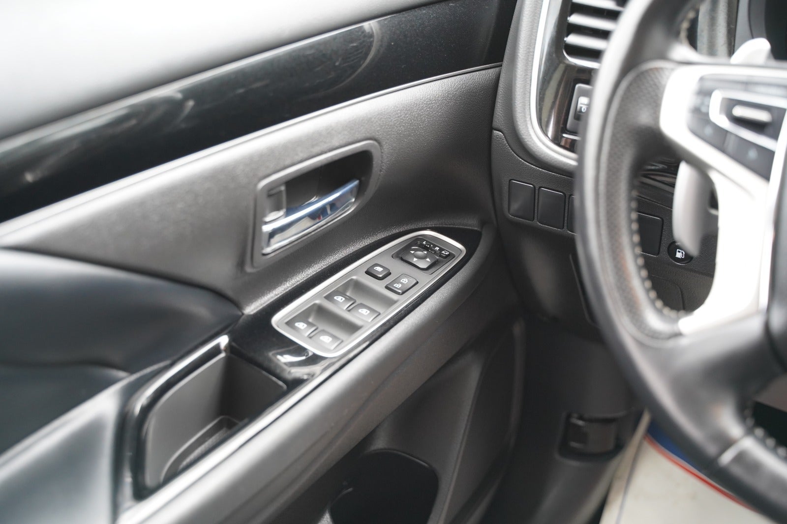 Billede af Mitsubishi Outlander 2,4 PHEV Inform+ CVT 4WD