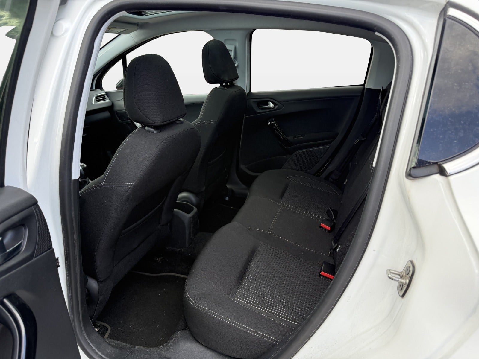 Billede af Peugeot 208 1,2 PureTech 82 Allure Sky