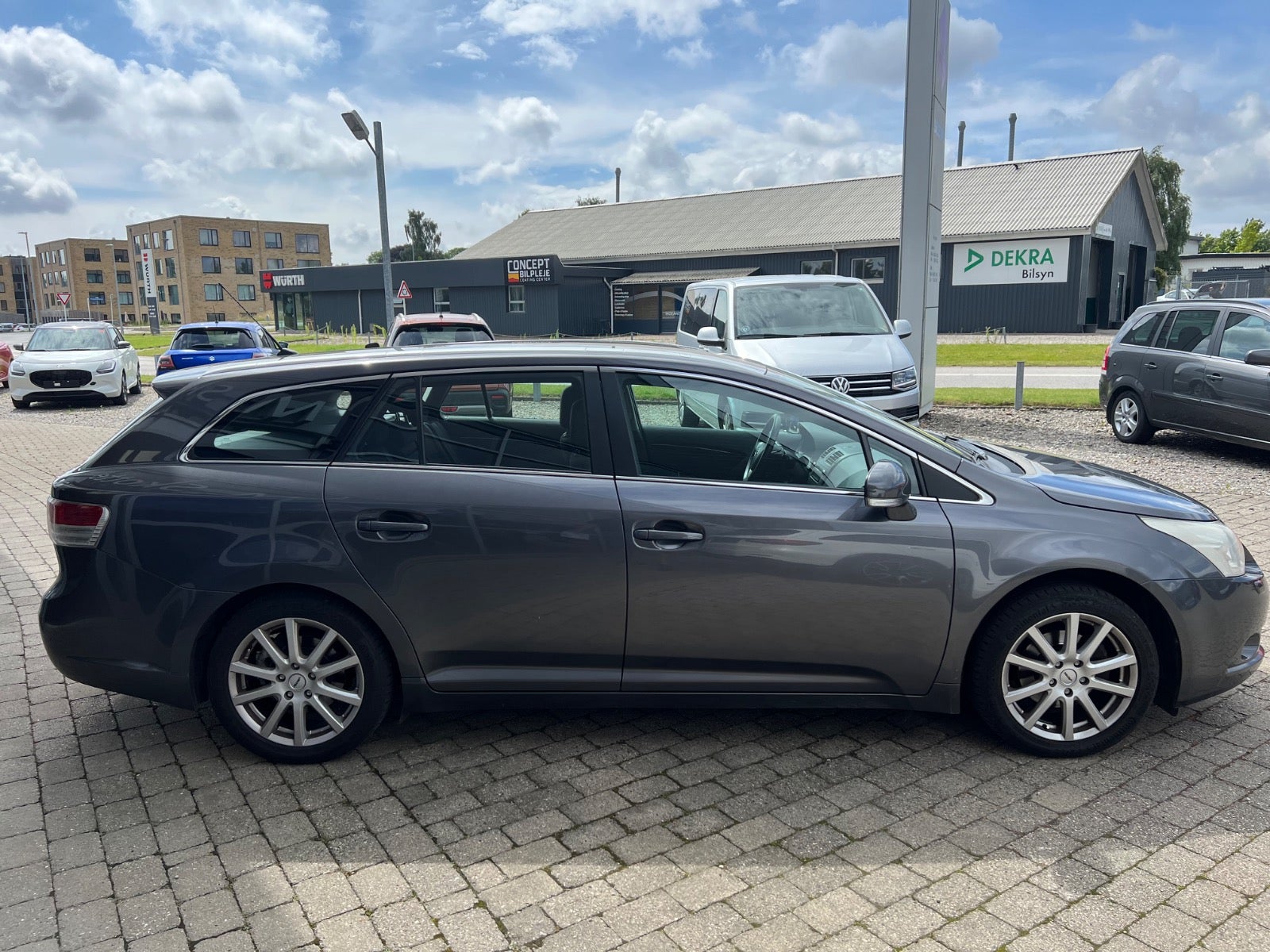 Billede af Toyota Avensis 1,6 VVT-i TX stc.