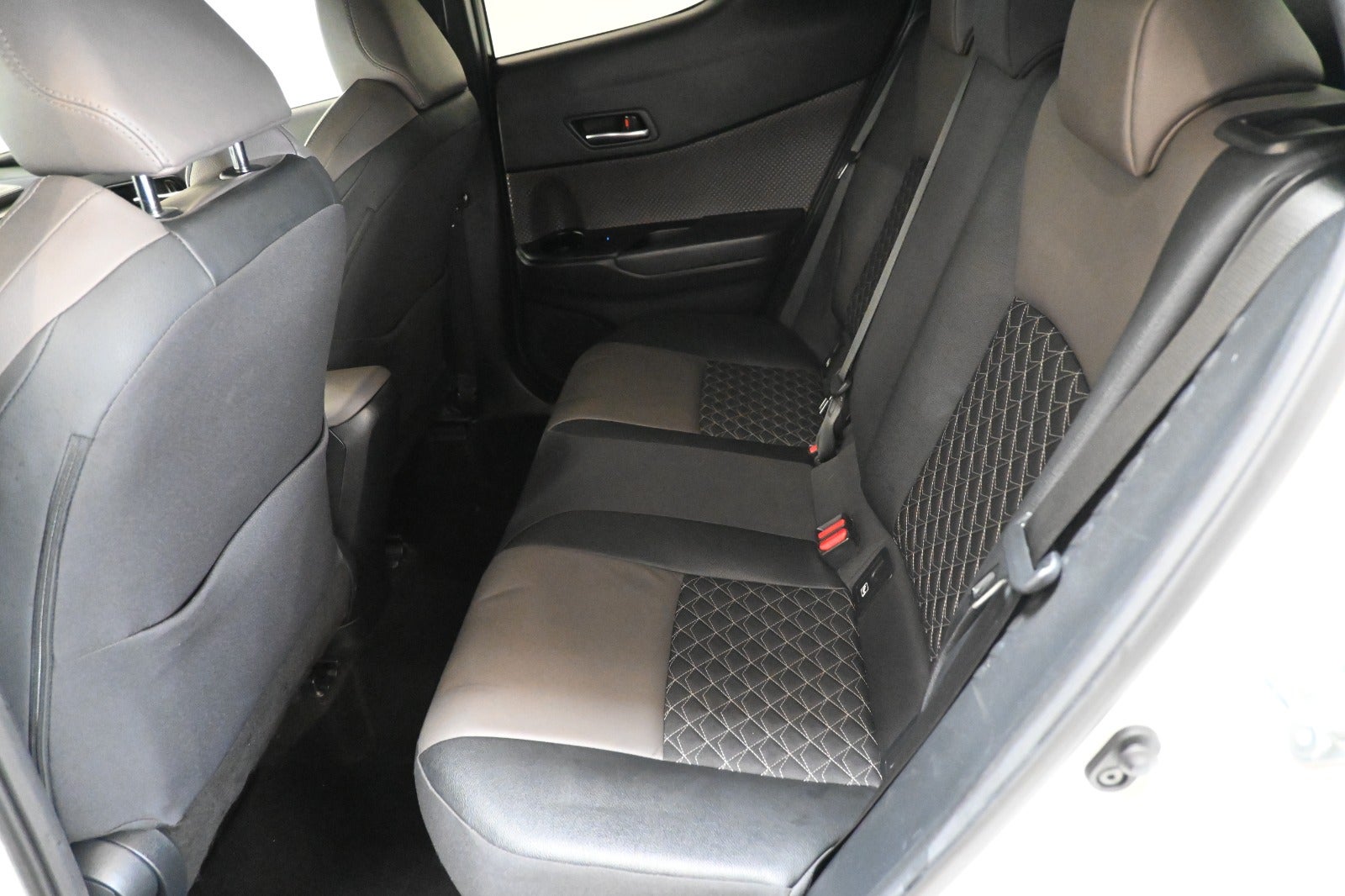 Toyota C-HR Hybrid C-HIC CVT