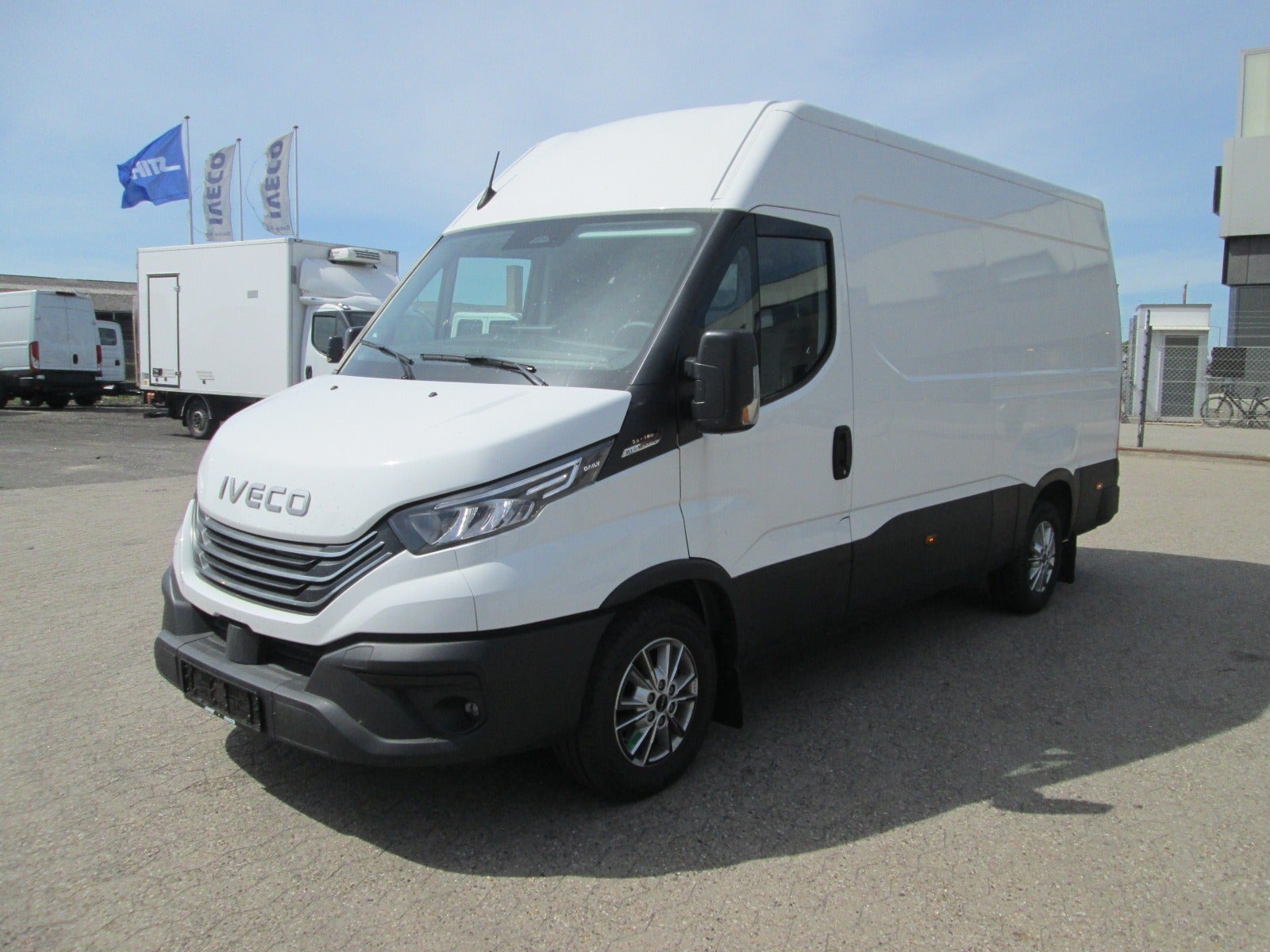 Billede af Iveco Daily 3,0 35S18 12m³ Van AG8