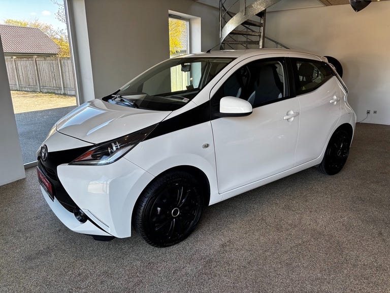 Toyota Aygo VVT-i x-play x-shift
