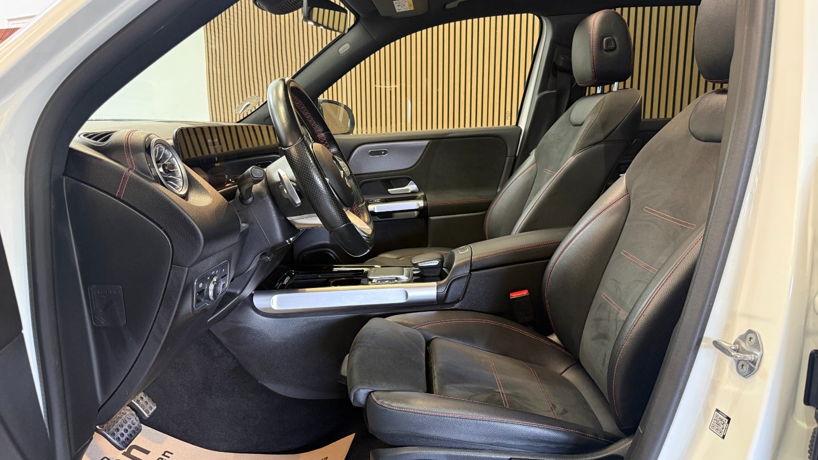 Billede af Mercedes EQB300  AMG Line 4Matic 7prs