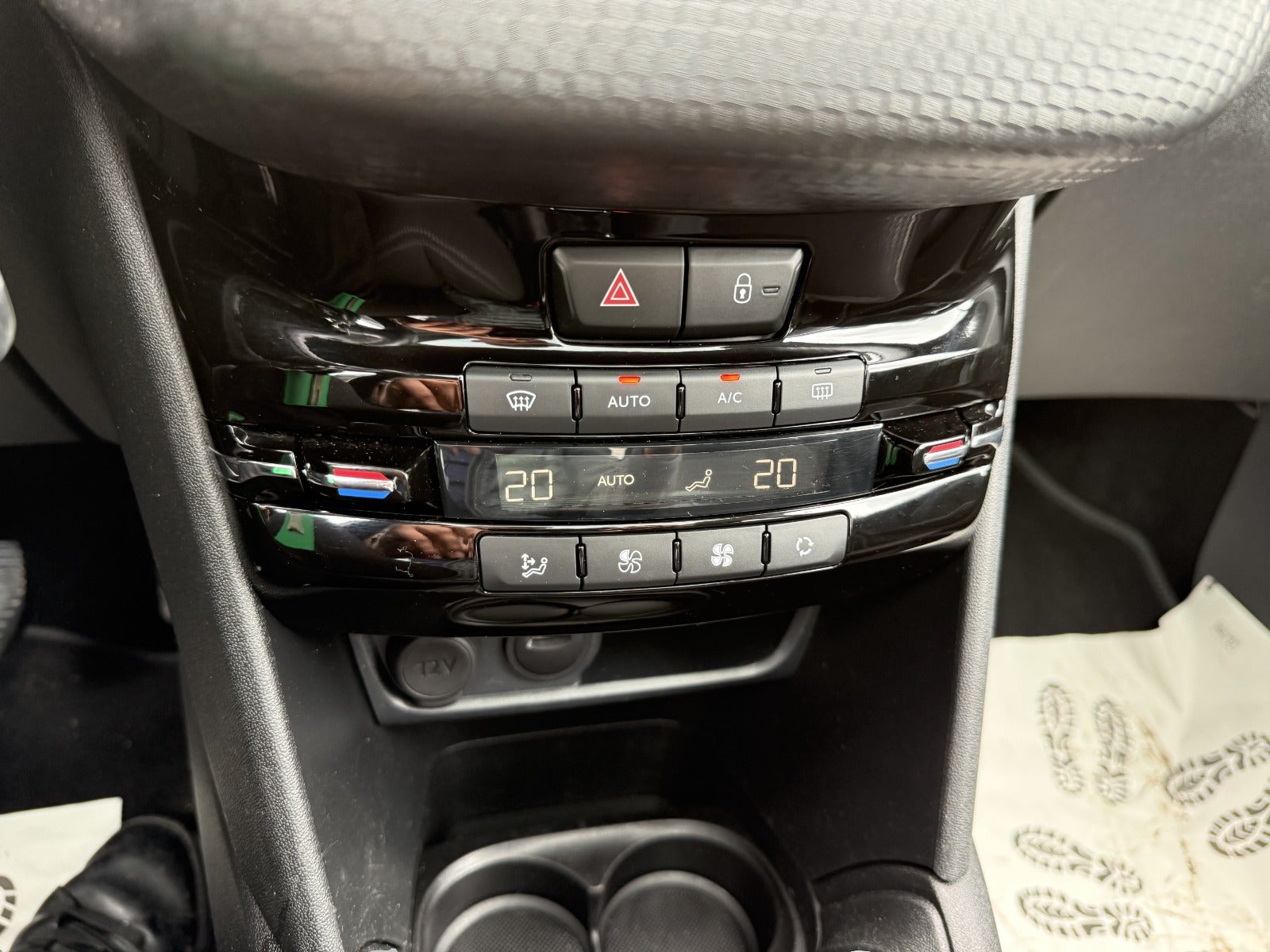 Billede af Peugeot 208 1,2 PureTech 82 Allure Sky