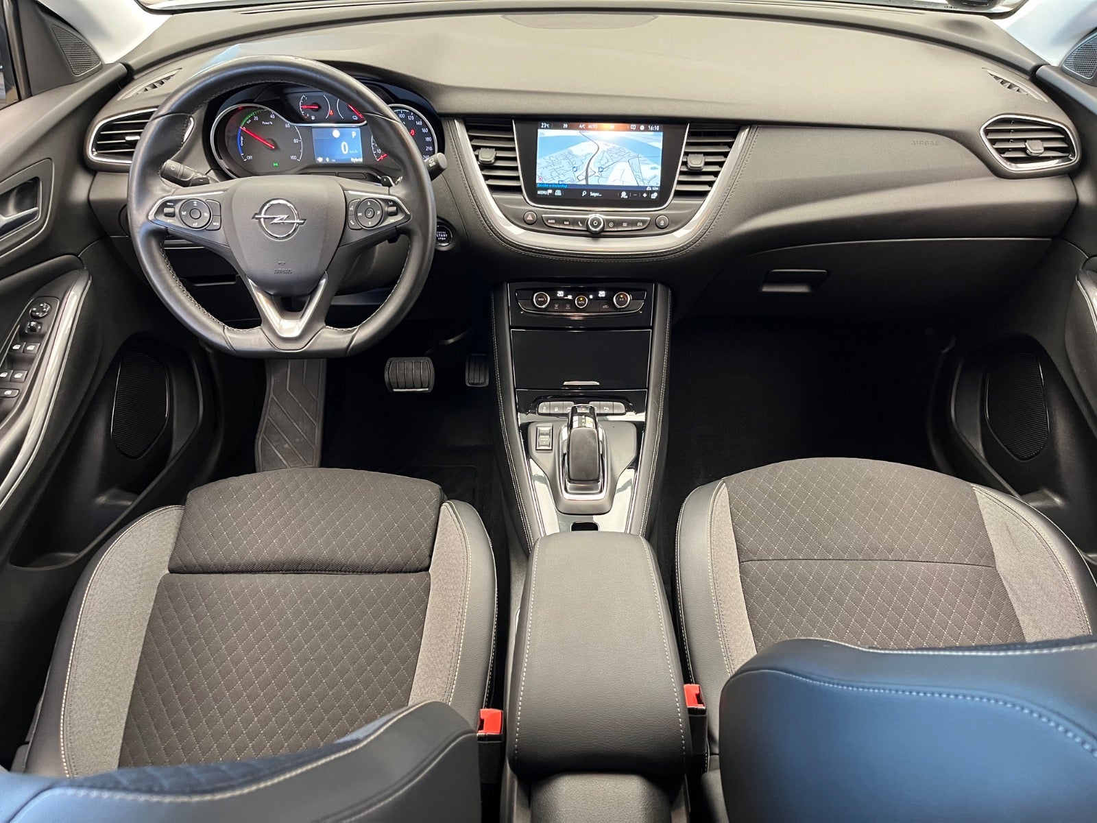 Billede af Opel Grandland X 1,6 Hybrid Innovation aut.