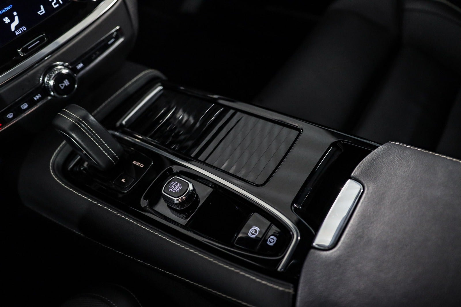 Billede af Volvo V60 2,0 T6 ReCharge R-Design aut. AWD