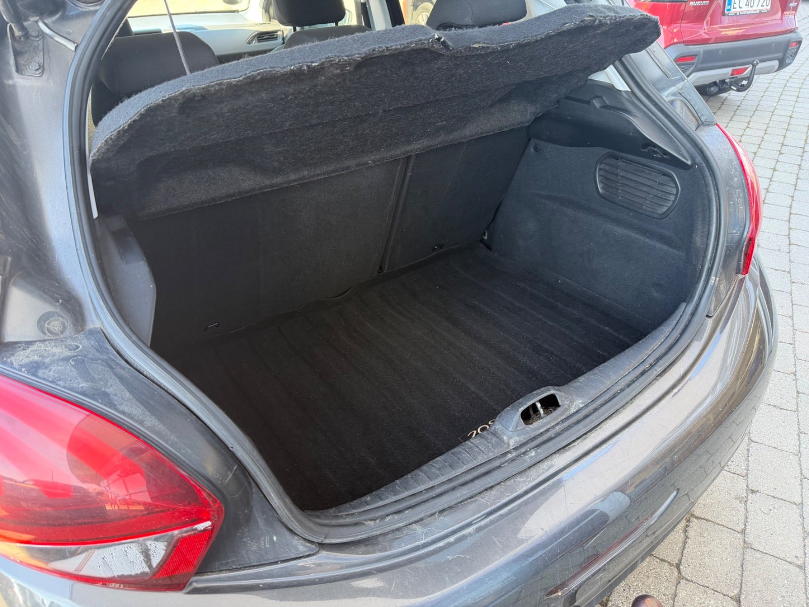 Billede af Peugeot 208 1,5 BlueHDi 100 Signature+