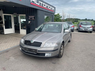 Skoda Octavia 1,6 FSi Ambiente Combi 5d