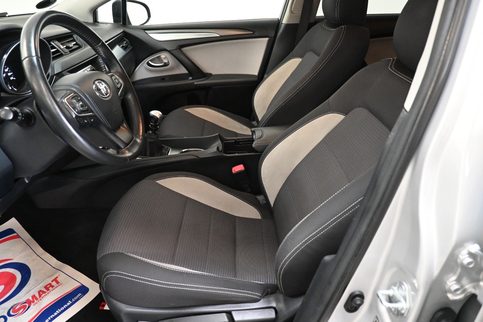 Toyota Avensis VVT-i T2 Touring Sports