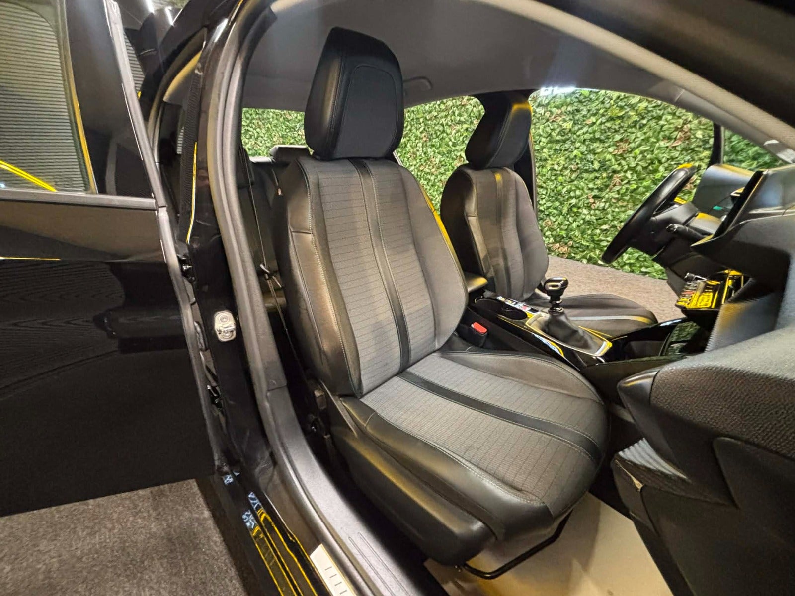 Billede af Peugeot 208 1,2 PureTech 100 Allure