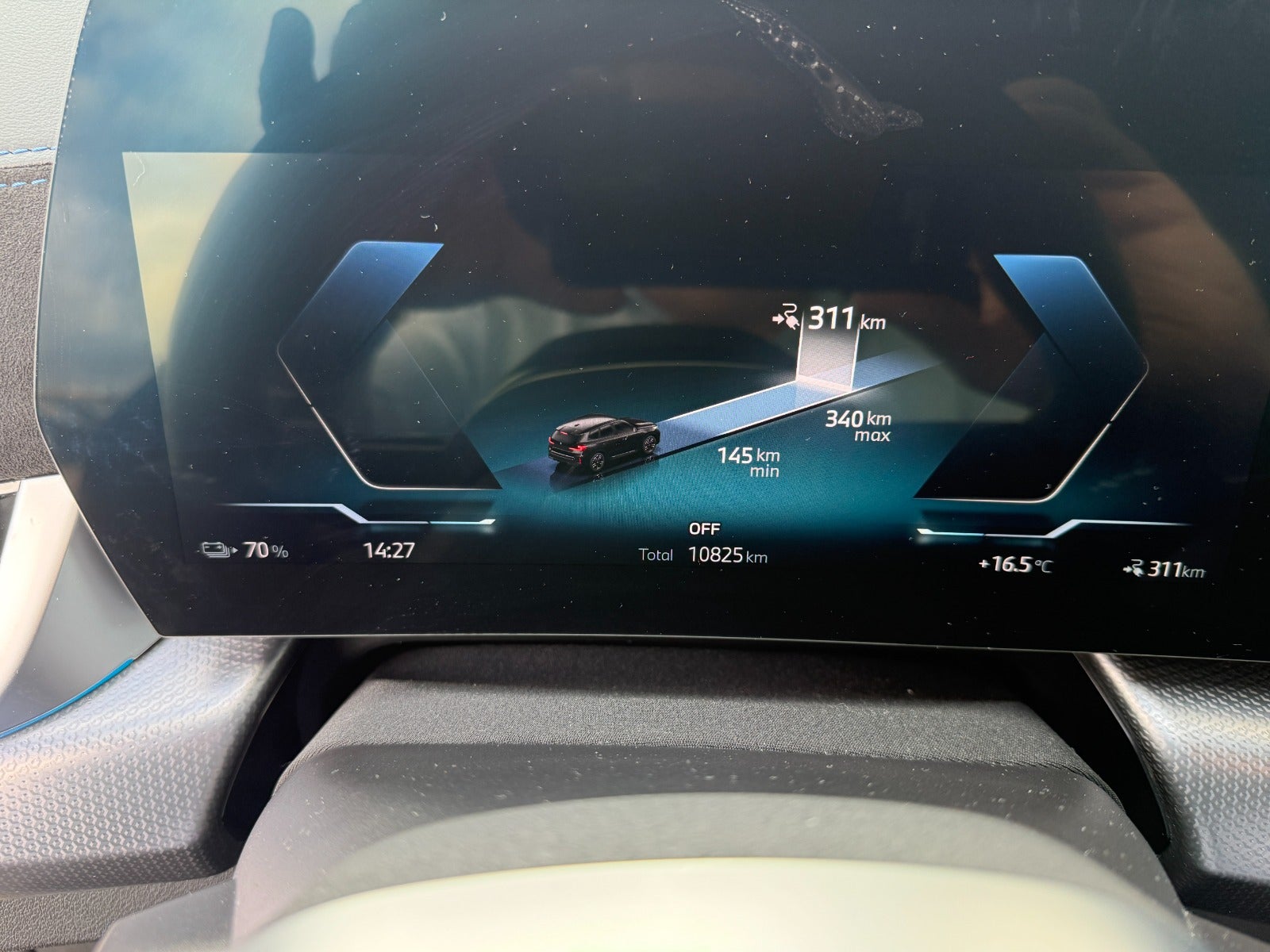 BMW iX1 eDrive20 M-Sport Premium 5d - 12