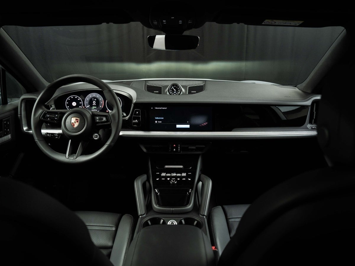 Gallery image 11 of 18