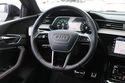 Audi Q8 e-tron S-line Black Style Sportback quattro