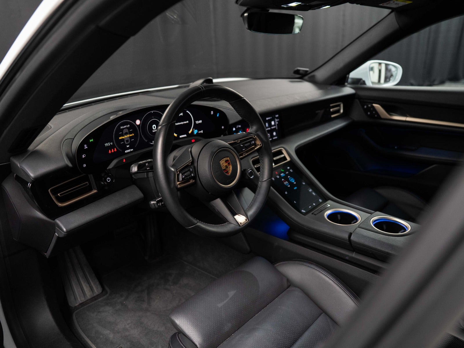 Gallery image 11 of 18