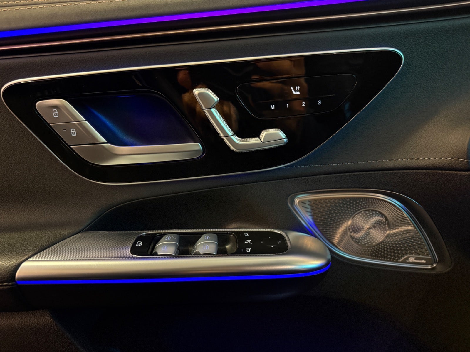 Mercedes EQE350 Electric Art