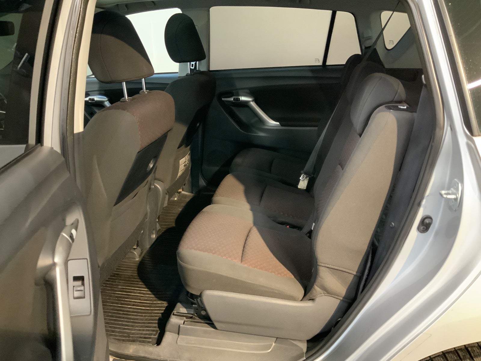 Toyota Verso (6/8)
