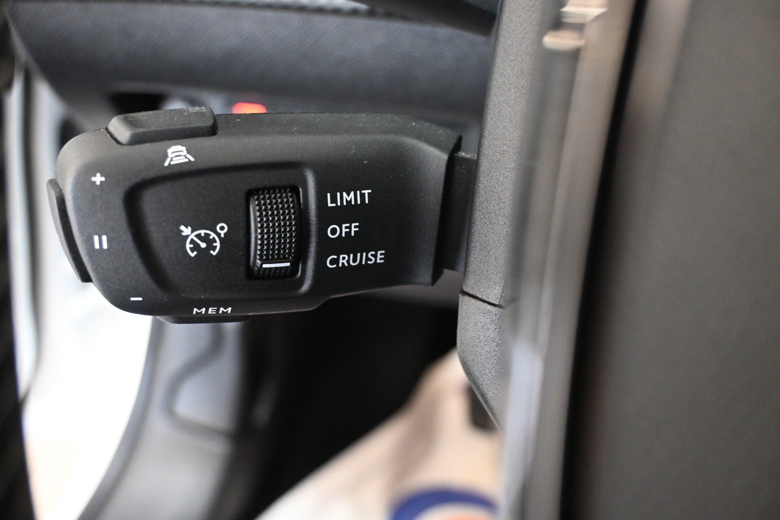 Peugeot 208 PureTech 100 Selection Tech