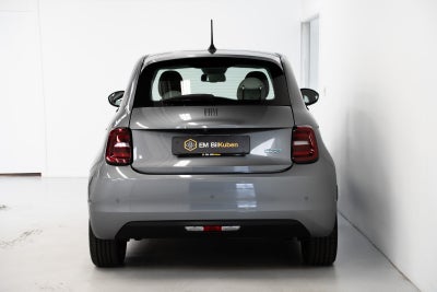 Fiat 500e la Prima
