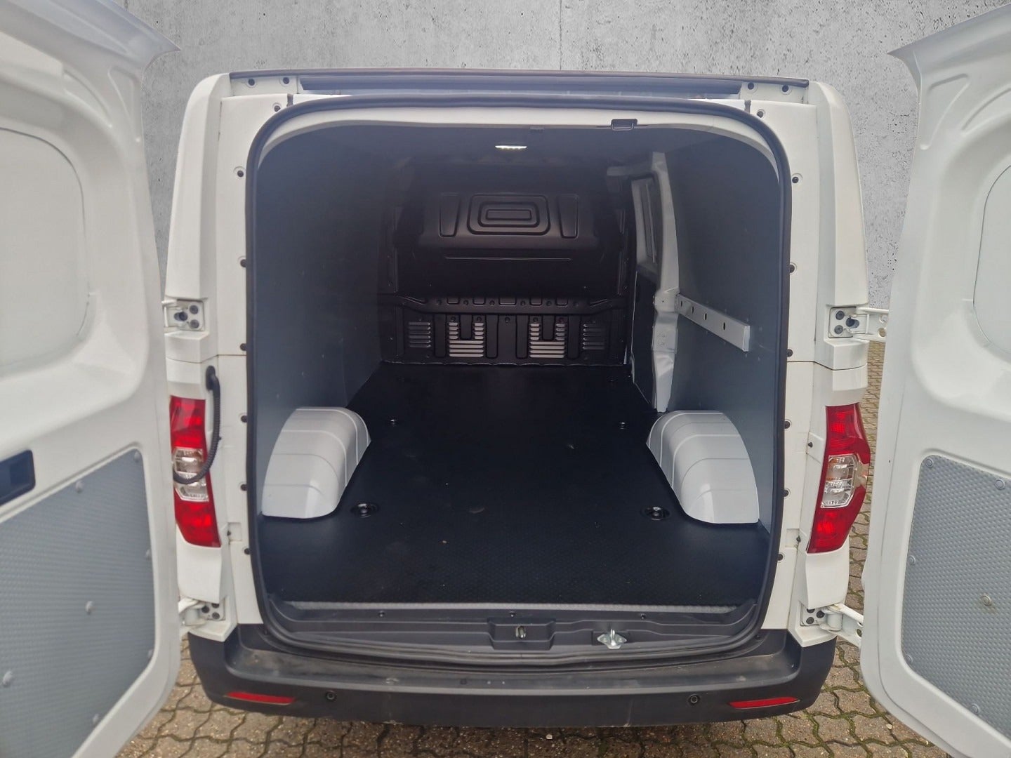 Billede af Maxus e-Deliver 3 50 Cargo Van LWB