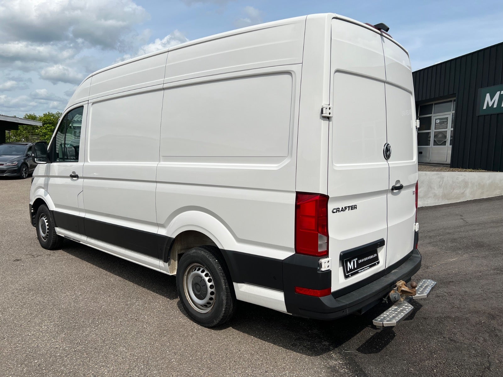 Billede af VW Crafter 35 2,0 TDi 177 Kassevogn L3H2 aut.